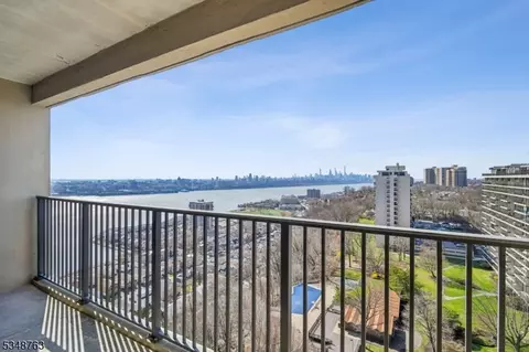 5 Horizon Rd UNIT 1505, Fort Lee, NJ 07024
