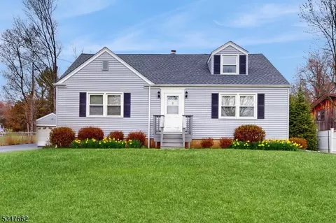 652 Foothill Rd, Bridgewater, NJ 08807