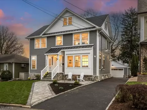 35 Clement St, Nutley, NJ 07110