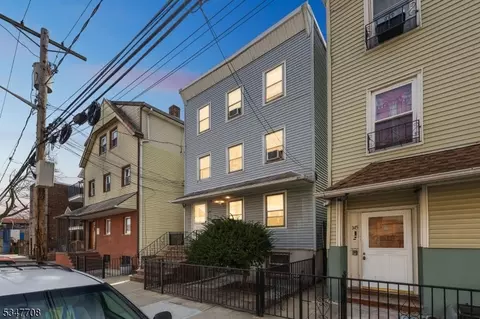147 Tichenor St, Newark, NJ 07105