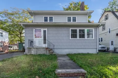 38 Elmwood Ter, Elmwood Park, NJ 07407