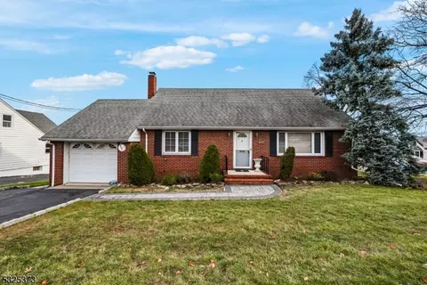 233 Grove St, Clifton, NJ 07013