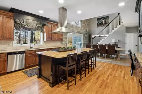 1 Trinity Pl, Warren, NJ 07059 photo 17