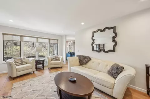 104 Terrace Dr, Chatham Twp, NJ 07928