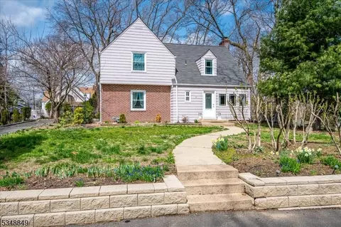 41 Pershing Ave, Sayreville, NJ 08872