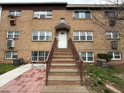 467 College Dr, Edison, NJ 08817