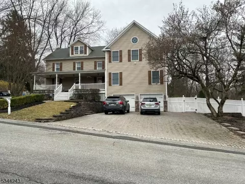 22 Highland Ave, Ogdensburg, NJ 07439