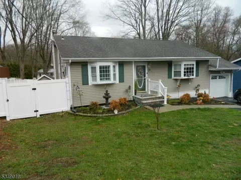 501 Stanhope Rd, Sparta, NJ 07871
