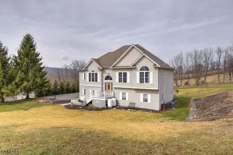 6 Glory Ln, Wantage, NJ 07461