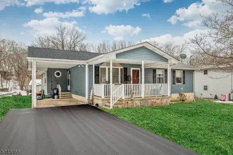 210 5th St, Belvidere, NJ 07823