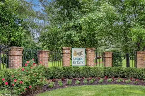 28 Cadence Ct, Morristown, NJ 07960