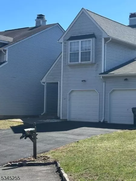 14 Navajo Trl, Somerville, NJ 08876