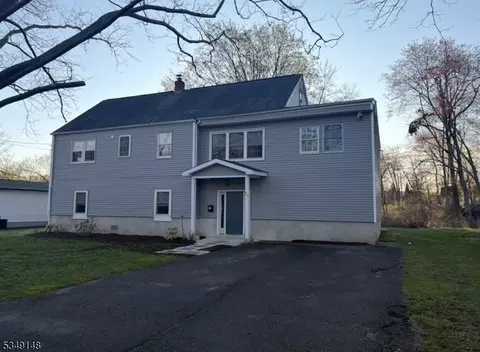 24 Voorhis Pl, Pompton Plains, NJ 07444