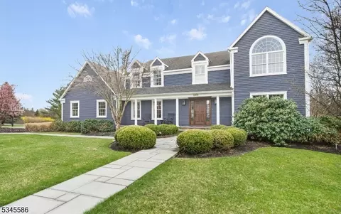 200 Woods End Dr, Basking Ridge, NJ 07920