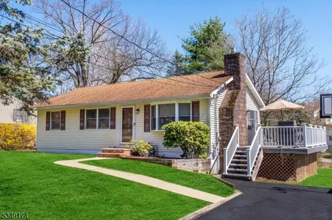 8 Monroe Ave, Vernon, NJ 07462