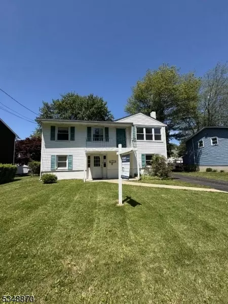 108 Santa Clara Trl, Hopatcong, NJ 07843