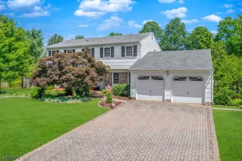 1 Gail Ct, Hillsborough, NJ 08844