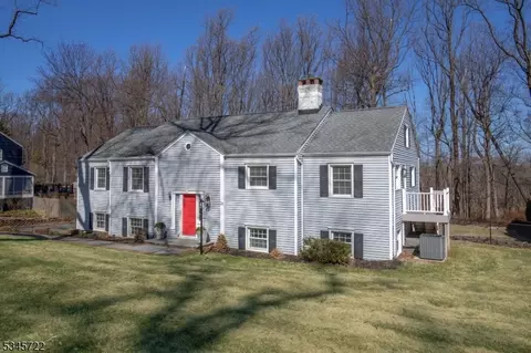 26 Rolling Hill Dr, Morristown, NJ 07960 photo 2