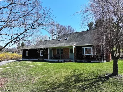 43 Sunset Inn Rd, Lafayette, NJ 07848