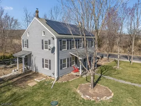 512 N Main St, Stewartsville, NJ 08886