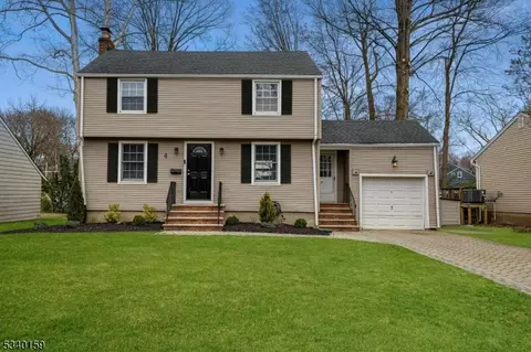 4 Venetia Ave, Cranford, NJ 07016