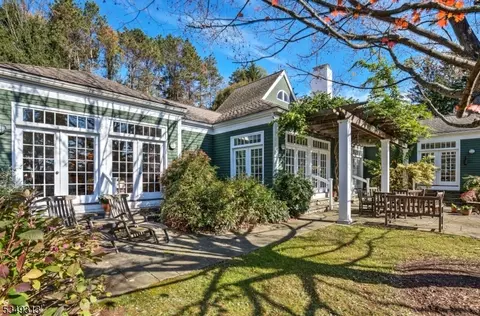57 Philhower Rd, Lebanon, NJ 08833