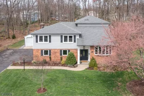 69 Cathedral Ave, Florham Park, NJ 07932