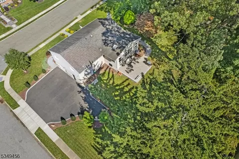 37 Wendt Ln, Wayne, NJ 07470 photo 2