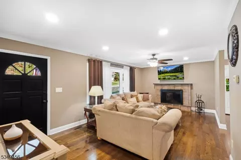 37 Wendt Ln, Wayne, NJ 07470 photo 4