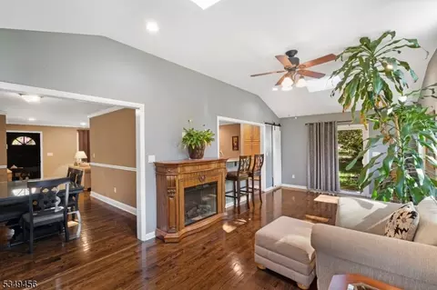 37 Wendt Ln, Wayne, NJ 07470 photo 10