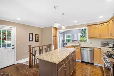 37 Wendt Ln, Wayne, NJ 07470 photo 6