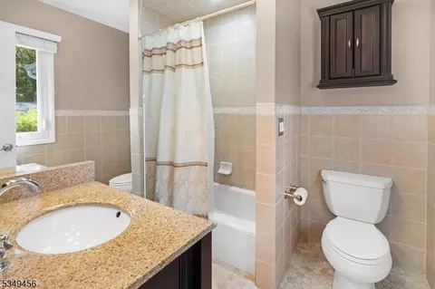 37 Wendt Ln, Wayne, NJ 07470 photo 15