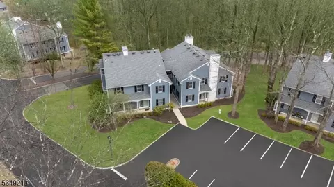 17 Countryside Dr, Basking Ridge, NJ 07920