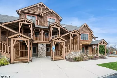 5 Pine Cres UNIT 12, Vernon, NJ 07462