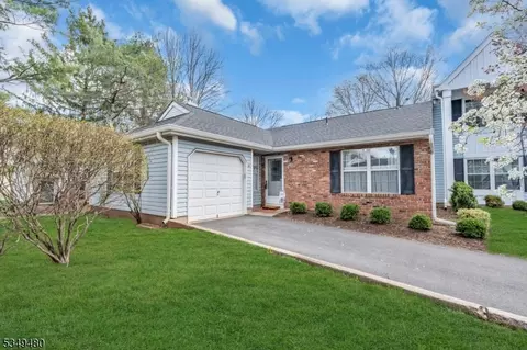 261 Glastonbury Ln, Somerset, NJ 08873