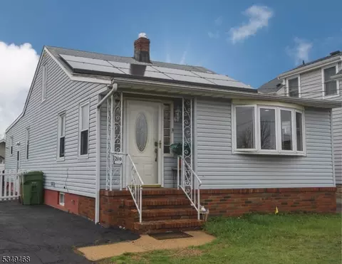 210 Hayes St, Linden, NJ 07036