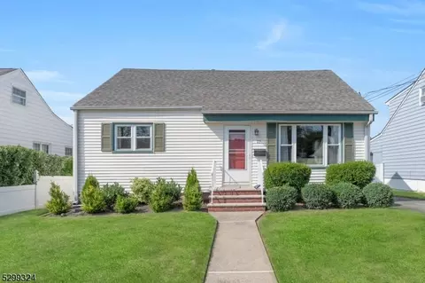 23 South Dr, Rochelle Park, NJ 07662
