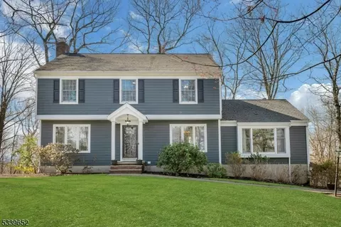 11 Kymberly Dr, Boonton, NJ 07005