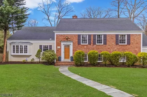 44 Bradwahl Dr, Morristown, NJ 07960