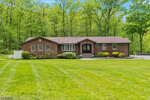 9 Upper Warren Way, Warren, NJ 07059