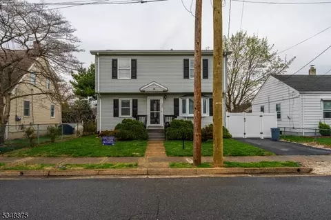 22 N 8th Ave, Manville, NJ 08835