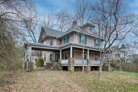 19 Old Turnpike Rd, Oldwick, NJ 08858