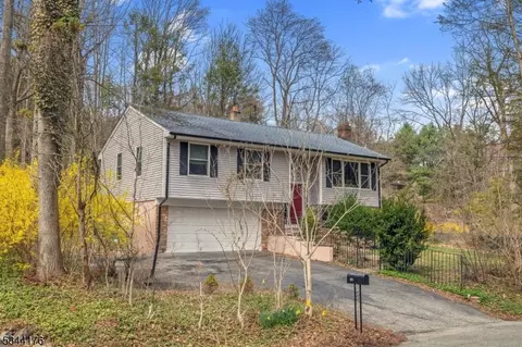 191 Kakeout Rd, Kinnelon, NJ 07405