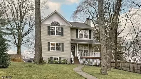 10 Windbeam Loop, Ringwood, NJ 07456