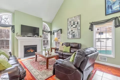 160 Riverview Ave, Gillette, NJ 07933 photo 8