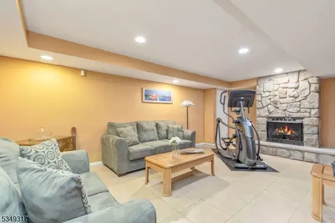 160 Riverview Ave, Gillette, NJ 07933 photo 29