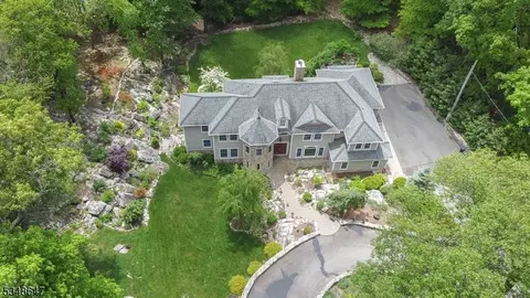 48 Fox Ledge Rd, Kinnelon, NJ 07405