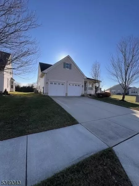 4 E Dehart Ave, Clayton, NJ 08312