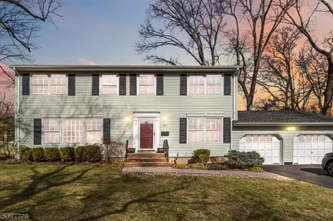 40 Robin Hood Ln, Chatham Twp, NJ 07928