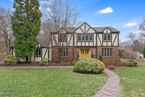 9 High Ridge Rd, Long Valley, NJ 07853